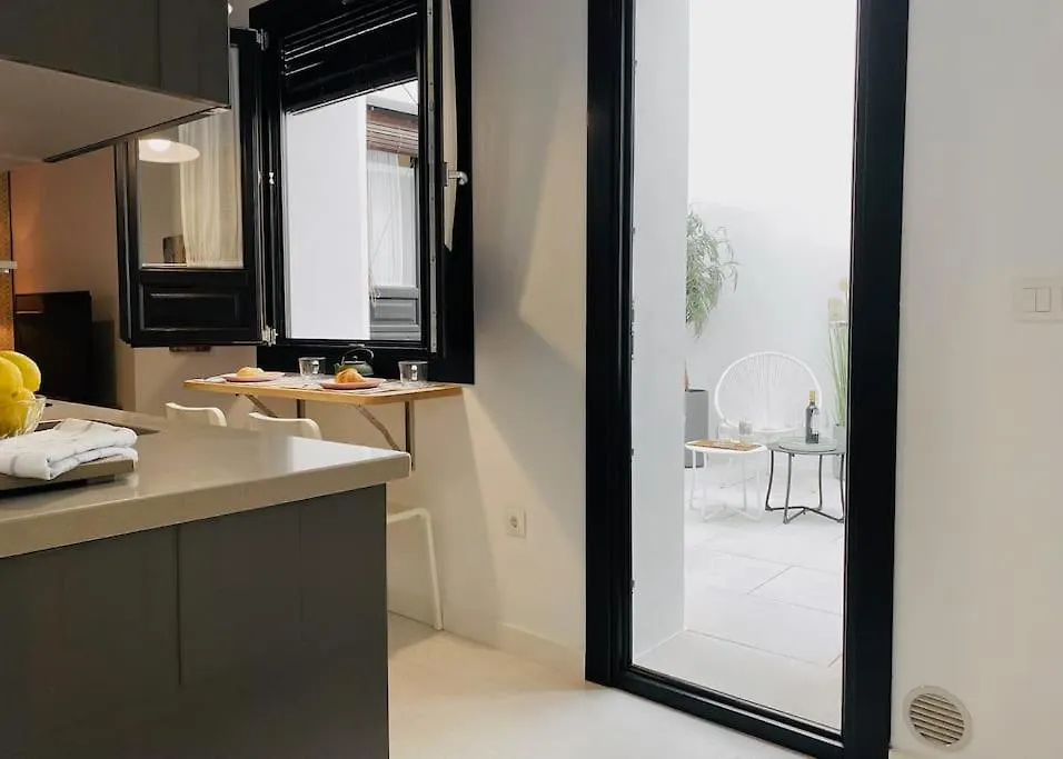 Apartamento Lovely 2-Bed In Granada 1Min To Gran Via De Colon By Sharingco