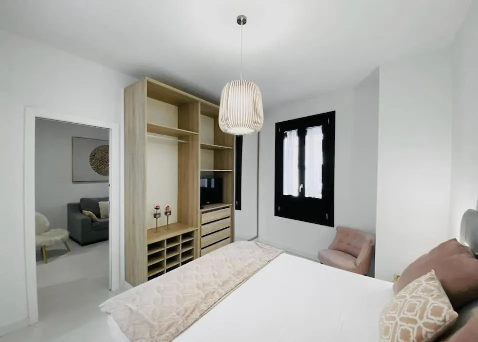 Apartment Lovely 2-Bed In Granada 1Min To Gran Via De Colon By Sharingco